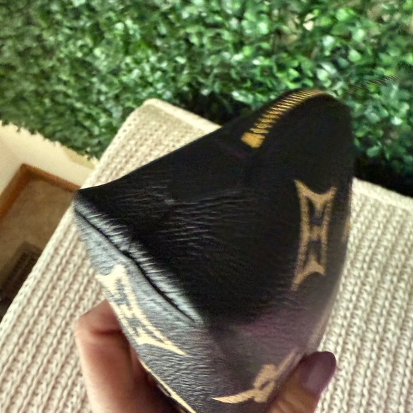 Louis Vuitton Black Empriente Leather Cosmetic Bag - Picture 6 of 10